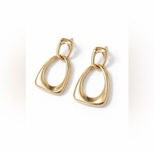 ✨Gold Tone Abstract Link Earrings✨